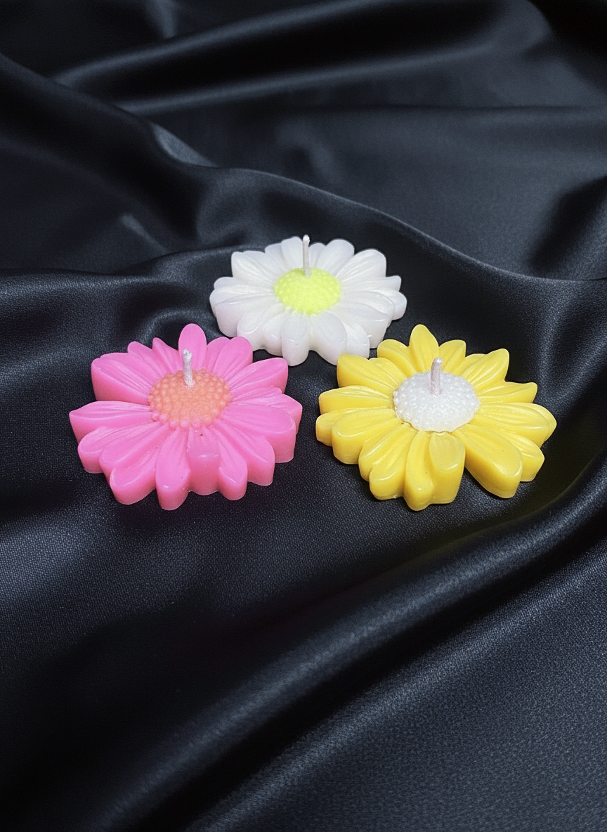 Daisy Candles ( Pack of 3)